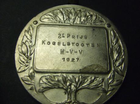 Kogelstoten atletiek 2e prijs 1927 (2)